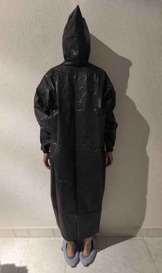 Chubasquero con capucha - Negro y gris (nuevo)