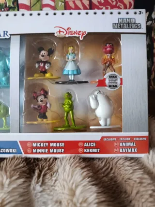 Caja Muñecos Disney Pixar y Disney