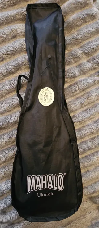 Ukelele Rojo Mahalo con funda