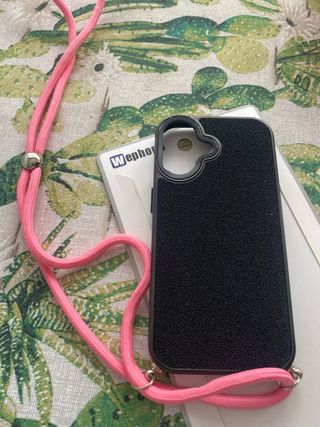 Funda Wephone IP 16 Negra con Cuerda Rosa