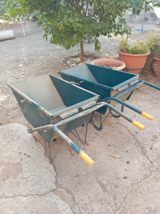 Carretillas de construcción nuevas sin estrenar