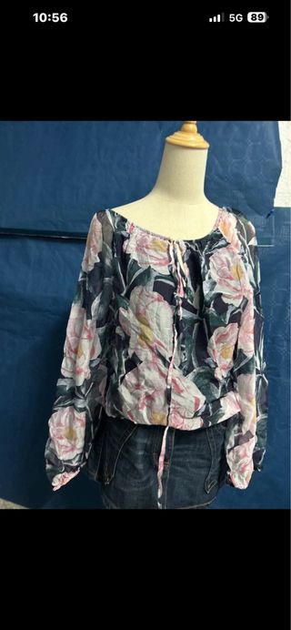 Camisa Cartoon floral talla L