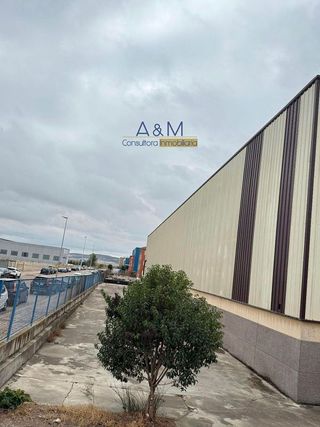 Nave industrial en alquiler en Venta de Baños