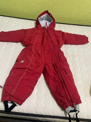 Ropa de esquí roja para bebé