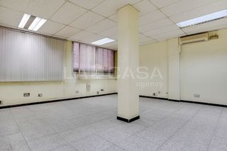 Local comercial en venta en Gavarra en Cornellà de Llobregat