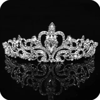 Tiara de novia plateada con diamantes de imitación