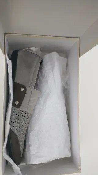 Zapatos Roberto Botticelli Grises, interior rojo.