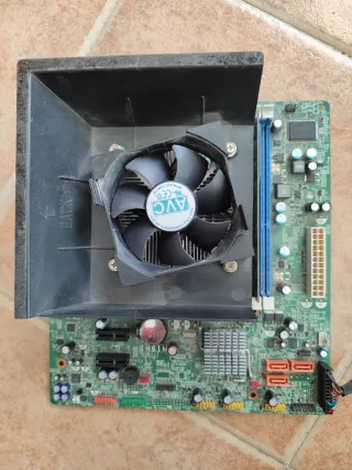 Placa base Lenovo N1996 - IH61M