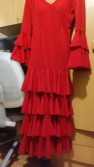 Vestido flamenco rojo volantes