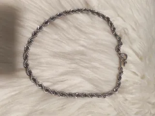 Collar de cadena plateado tipo cordón