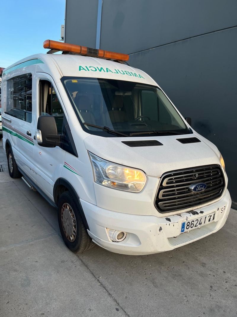 Ford Transit 2.2 - 2014 - 9 plazas - foto 1
