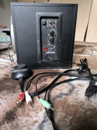 Altavoces Trust Tytan 2.1 Seminuevos