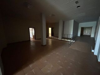 Local comercial en venta en Úbeda
