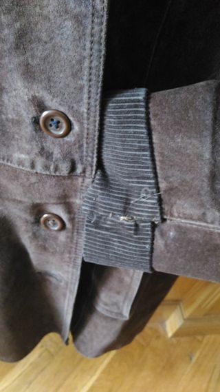 Lote 3 cazadoras. 1 de ante T. 50 y 2 anoraks T.44