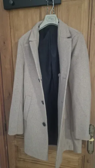 Chaqueta tres cuartos beige