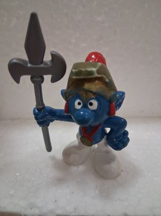 Pitufo Lanza con Hacha