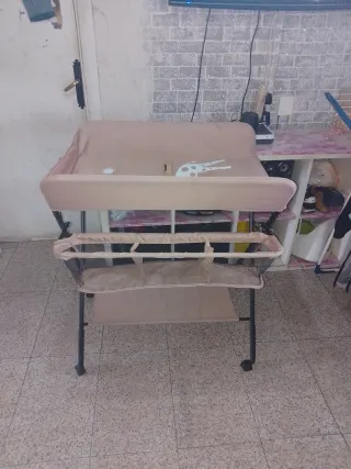 Cambiador de bebé portátil marrón