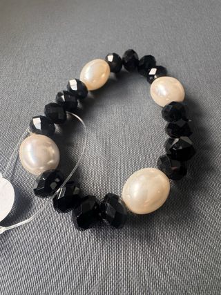Pulsera perlas y cristales negros