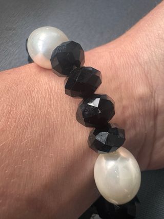 Pulsera perlas y cristales negros