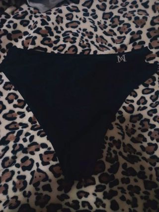 Parte inferior bikini Talla M con detalle M