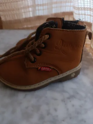 Botas infantiles marrones