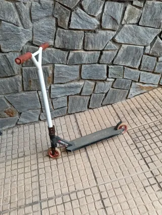 Patinete freestyle blanco y rojo