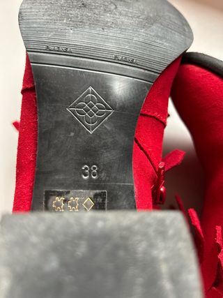 Botines rojos con flecos Talla 38
