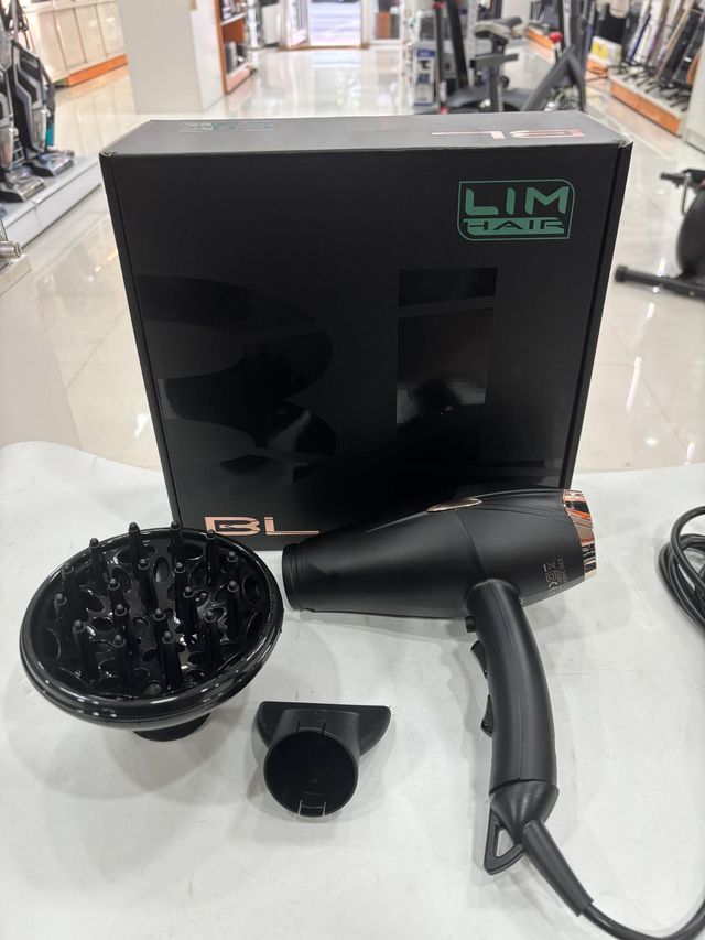 SECADOR DE PELO BRUSHLESS EN CAJA CON ACCESORIOS