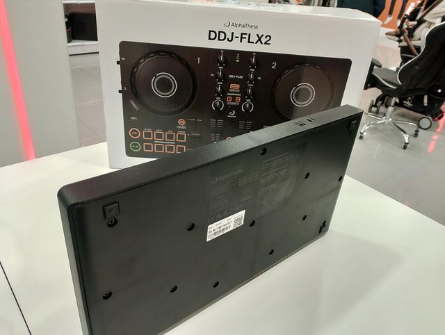 CONTROLADORA ALPHATHETA DDJ-FLX2 A ESTRENAR+CAJA
