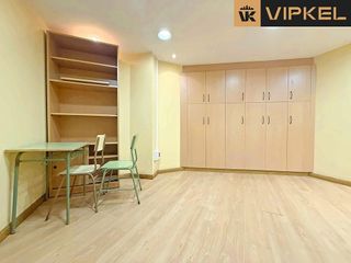 Local comercial en alquiler en Los Castros - Castrillón - Eiris en Coruña (A)