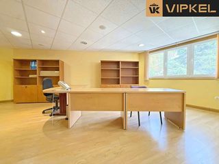 Local comercial en alquiler en Los Castros - Castrillón - Eiris en Coruña (A)