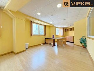 Local comercial en alquiler en Los Castros - Castrillón - Eiris en Coruña (A)