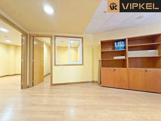 Local comercial en alquiler en Los Castros - Castrillón - Eiris en Coruña (A)