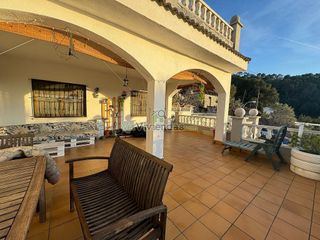 Chalet en venta en Torrelles de Llobregat