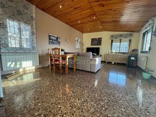 Chalet en venta en Torrelles de Llobregat