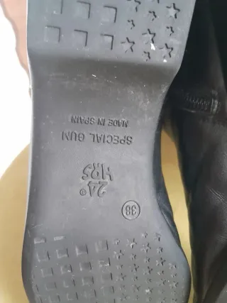 Botas de piel negras altas