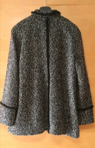 Chaqueta mujer gris y negra