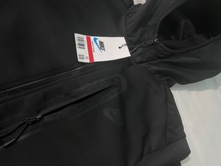 Chaqueta Nike Negra con Capucha