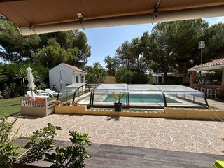 Chalet en venta en Carmona