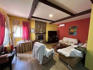 Chalet en venta en Carmona