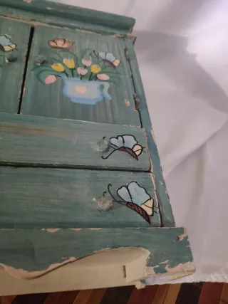 Credenza bambole vintage dipinta