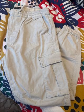 Pantalón jogger Zara beige talla L