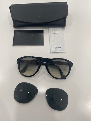 Occhiali Persol neri e marroni