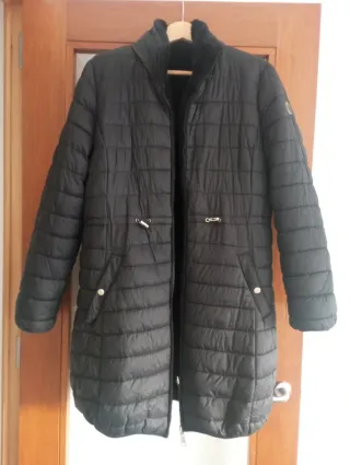 Abrigo acolchado mujer negro