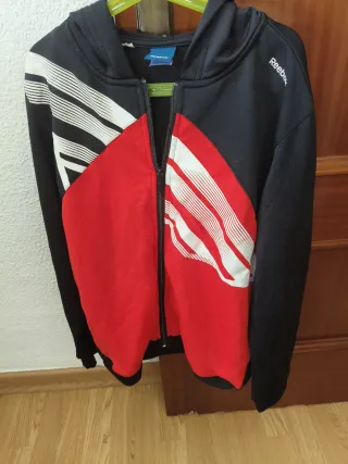 Sudadera Reebok niño negra y roja talla 14
