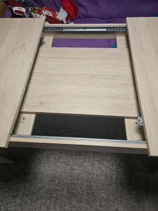 Mesa de comedor de madera color beige/marrón