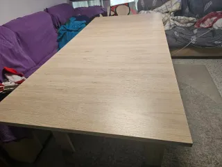 Mesa de comedor de madera color beige/marrón