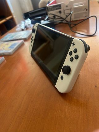 Nintendo Switch OLED + Accesorios + Juegos