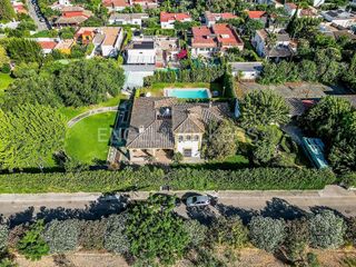 Chalet en venta en Valencina de la Concepción