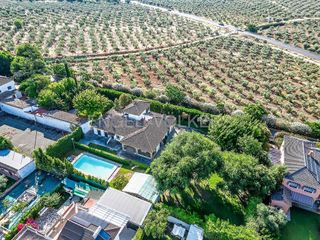 Chalet en venta en Valencina de la Concepción